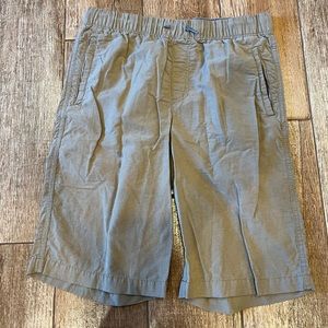 Boys urban pipeline size 14-16 shorts